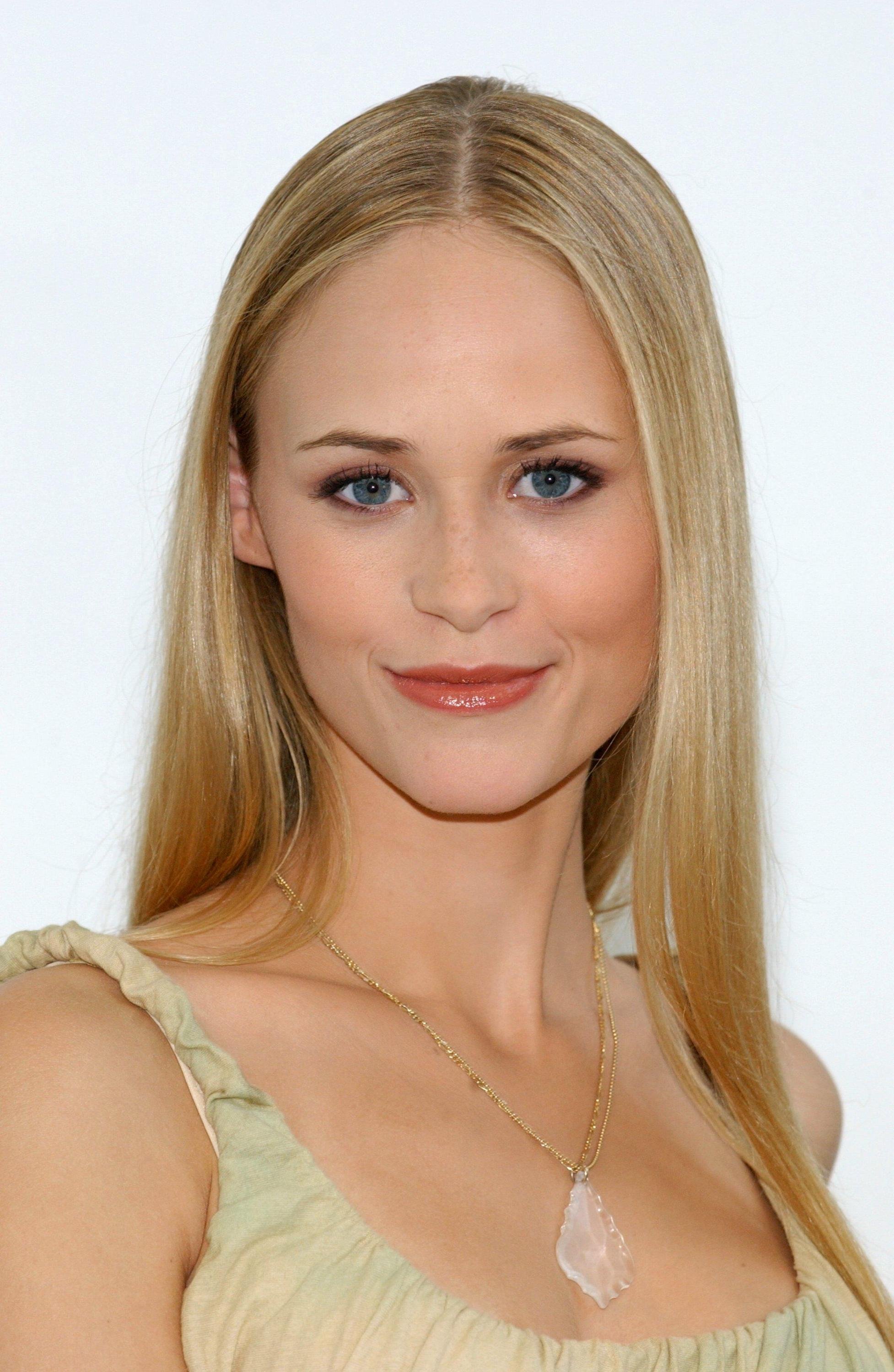 Amy Okuda desktop Wallpapers